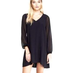 Express Black Poet Sleeve Hi-Lo Hem
Trapeze Dress S/P LIKE NEW
